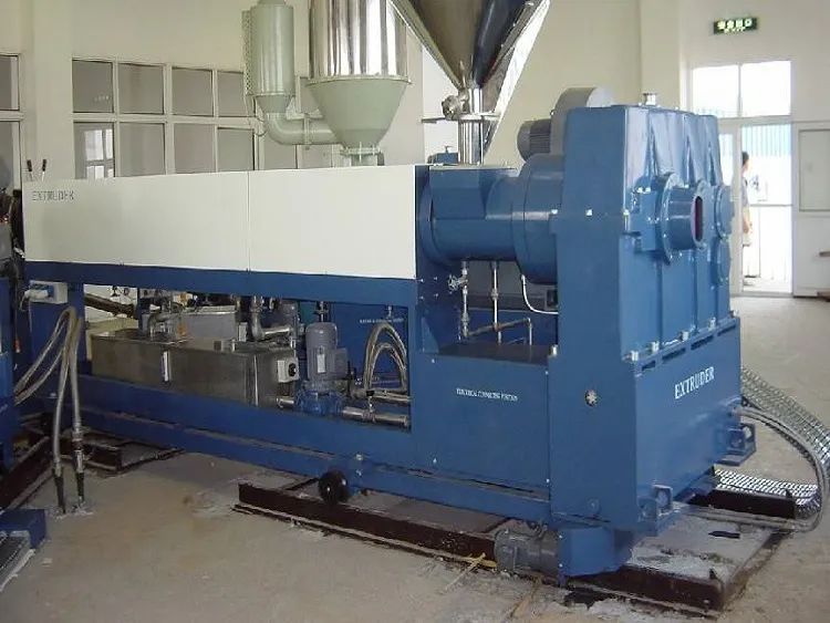 Application of frequency converter in extruder